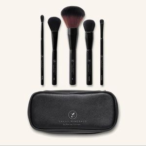 Savvy Minerals Brush set